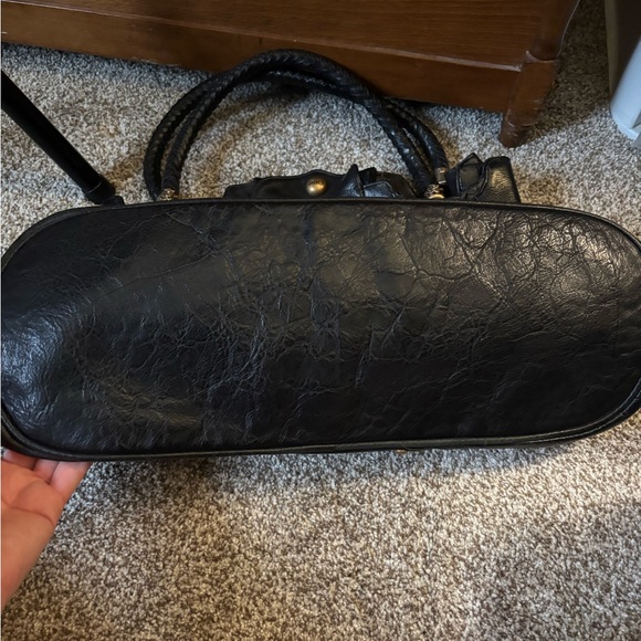 Juicy Couture Black Shoulder Bag with Gold Accents - Picture 4 of 15